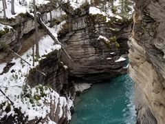 -阿萨巴斯卡瀑布观景点