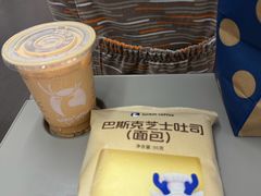 -瑞幸咖啡(深圳北高铁站内部店-B12检票口二楼)