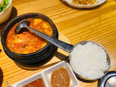 泡菜豆腐汤-喜来稀肉(北外滩白玉兰广场店)