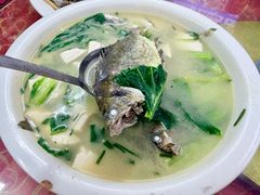 豆腐杂鱼汤-滑记海鲜饭店·老字号(海鲜街店)