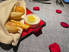 -弦月窗LUNETTE BY AMANDA(复兴路店)