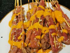 -何妹湿辣牛肉·粤式烧烤砂煲(桂雅路店)
