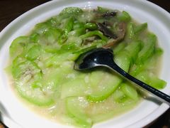 河蚌丝瓜-费大厨辣椒炒肉(万家丽一店)