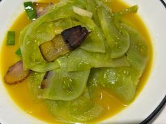 青番茄炒腊肉-东门头·江鲜小馆(新天地店)