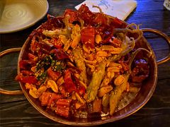 sisters秘制麻辣鸭舌-SISTERS BAR RESTAURANT川意酒馆(嘉善老市H楼店)