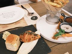 -Mark&Mars Restaurant