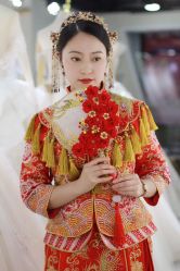 -现代经典婚纱摄影