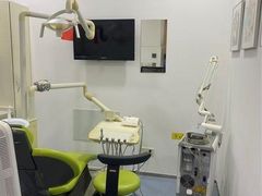 -岳辰齿科(浦东长泰店)