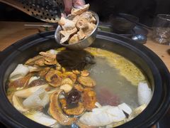 -一朵菌·野生菌探索家火锅(南亚店)