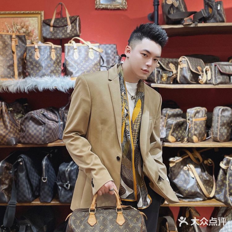 重庆探店|【富川中古】写字楼里的包包天堂💼