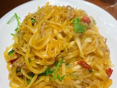 酸萝卜炒粉-方城小吃店