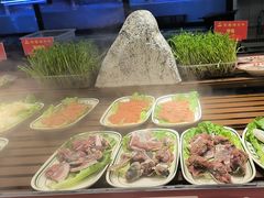 -四囍码头海鲜烧烤自助火锅(外滩南京东路悦荟广场店)
