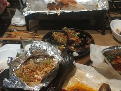 -何师烧烤·香辣蟹·川菜·30年老品牌(太古里旗舰店)