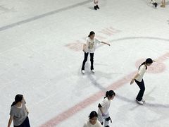 -正佳冰河湾真冰滑冰场