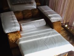 -耳语轻风专业采耳馆(古北花世界商业广场店)