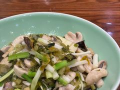雪菜蘑菇肉片-虎哥私房菜(馒头山店)