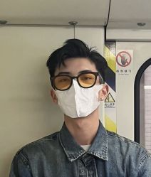 -变画·发型STUDIO