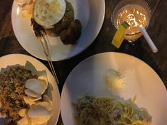 -Mamo Bar and Restaurant