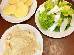 -菌之家·专业纯野生菌火锅·特色炒菌