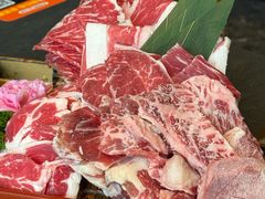 -铭牛烧肉·和牛海鲜自助(高新月牙湖店)