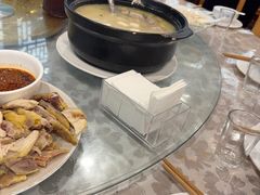 -土砂锅生态山庄·非遗砂锅雅鱼
