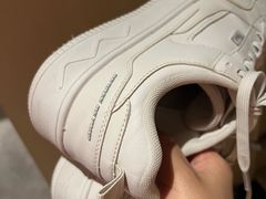 -爱革·奢品·鞋包·衣物·家居(金桥国际商业广场店)