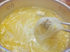 生蚝米粉-蚝堡海鲜·威海菜·海肠捞饭·烧烤·亚洲吃蚝公司(幸福门店)