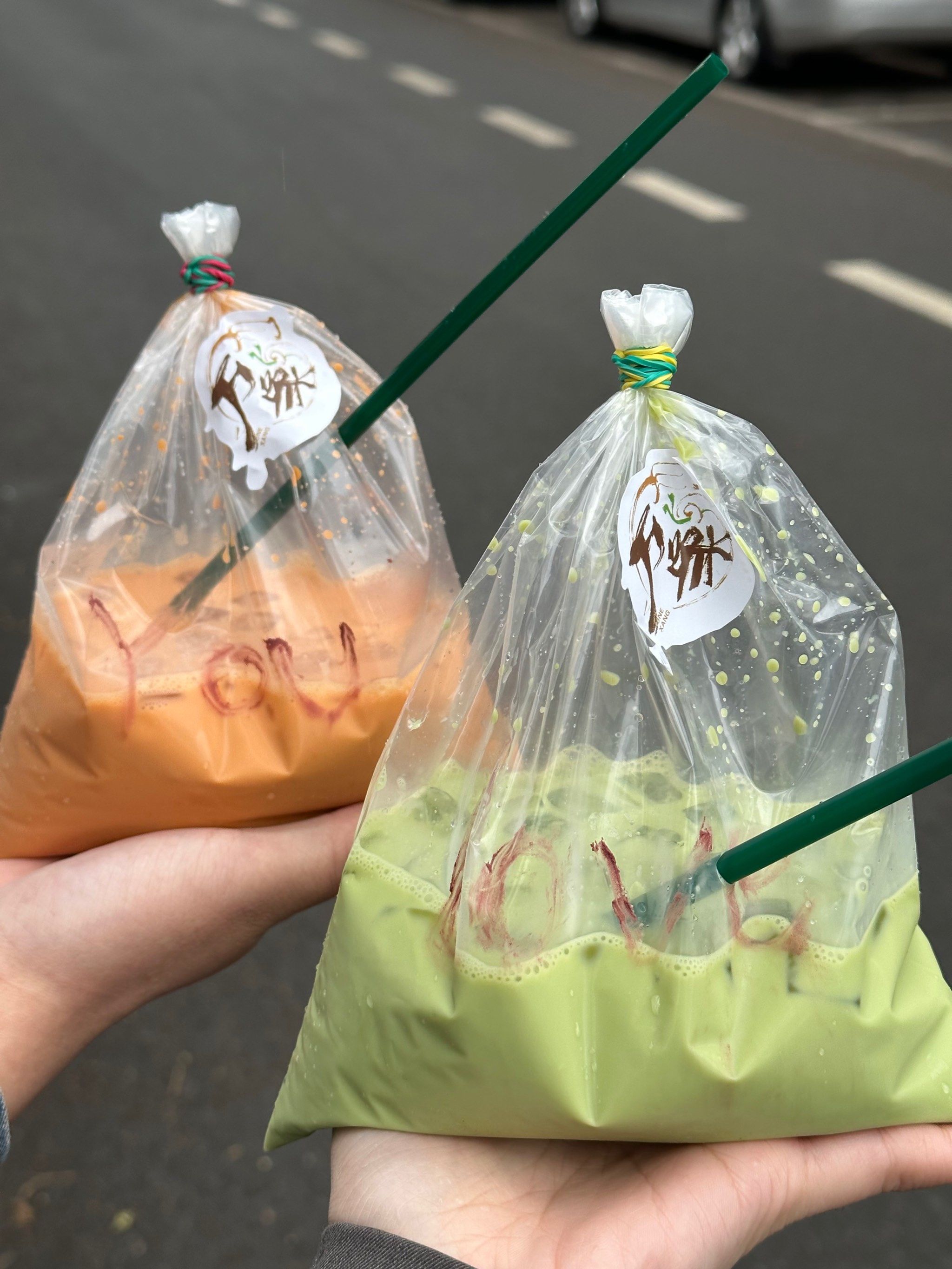 n他们家全是泰式手作奶茶
泰红,泰绿,泰式柠檬茶每一款都好好喝!