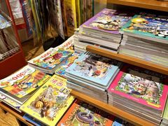 -新华里咖啡书吧(新华书店小寨店)