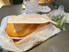 -Bánh Mì Huynh Hoa