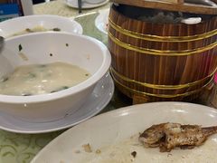 -鹏城人家海鲜酒家·23年老字号(较场尾店)