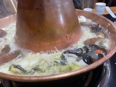 -果松木炭酸菜铜火锅·外婆参鸡汤