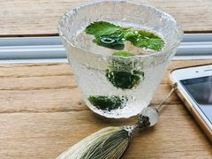 手工奶盖茶-茶是一枝花泡茶店