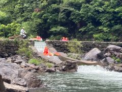 -安吉龙王山峡谷漂流