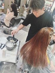 -苑苑发型设计