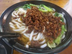 -丽虹云南过桥米线(兴工街店)