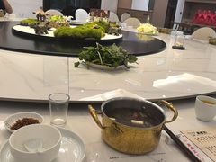 -周老三跷脚牛肉·全牛火锅(非遗传承店)