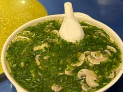 荠菜烩蘑菇-建国328小馆