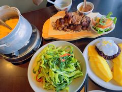 -大头虾越式风味餐厅(光明广场店)