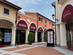 -佛罗伦萨小镇广佛名品奥特莱斯(疏港路店)