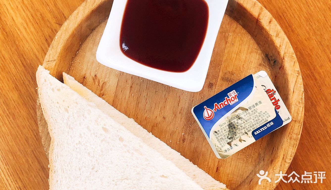 ᐅ隐匿在使馆区深处的简餐店 位置很不起眼 环境也很家