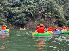 -安吉龙王山峡谷漂流