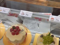 -花花卷卷·鲜食蛋糕(静安久光百货店)
