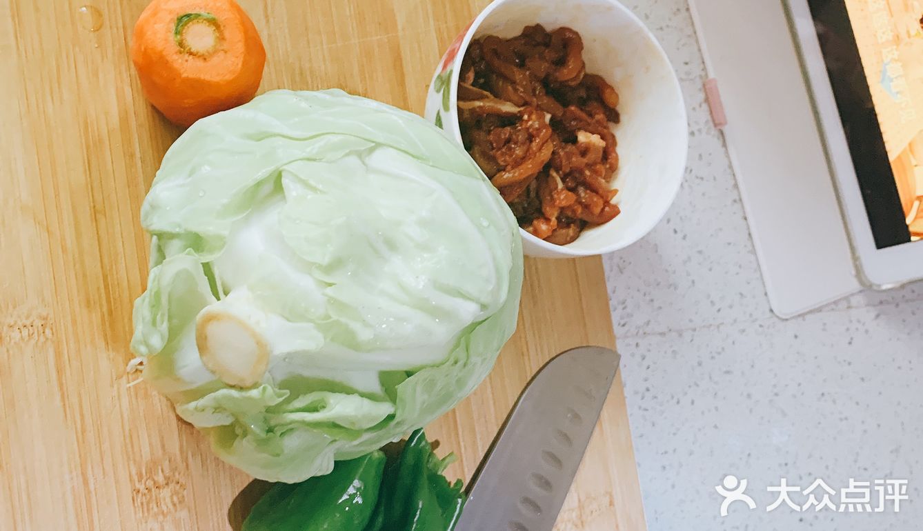 记忆中超级下饭的包菜炒肉丝呀