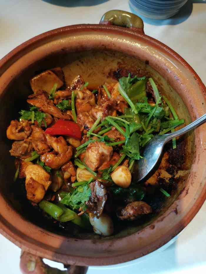 八府香鸭(华山路店)-"他家的招牌菜八府香鸭惊艳到我了,酱香浓郁.