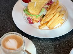 鸡蛋火腿松露三明治-养云安缦吧THE BAR