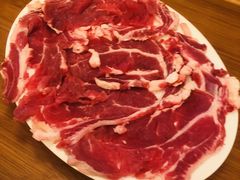 鲜牛肉-胡须佬鸡煲四季火锅店(石厦西村直营店)