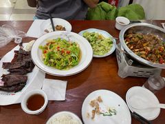 -湖南人家湘菜馆(镇江路店)
