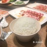 堂食只能2人并排坐，每桌还要间隔一米