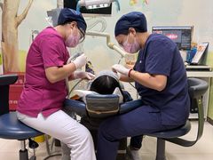 -瑞尔齿科(颐堤港诊所)